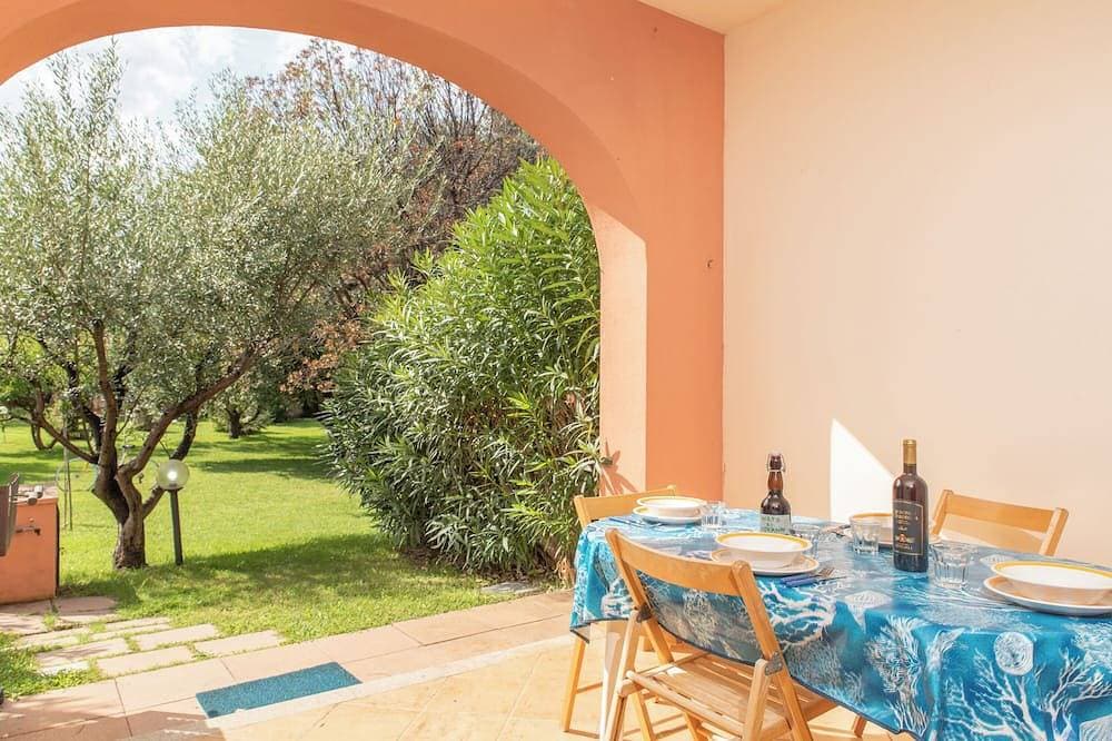 \"Villetta Olivastro\" with a large garden and in a quiet location 1