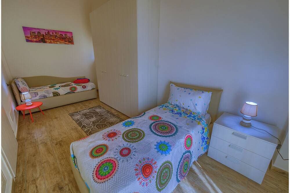 Foto 4 von 25: Selbständiges Ferienhaus mit privaten Pool und Seeblick, am Comer See in Colico.