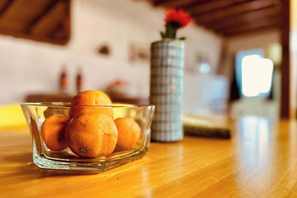 Foto 12 von 30: Charmantes Weinlager-Loft mit Terrasse, Pizzaofen & Kamin – 15 Min. zum Strand