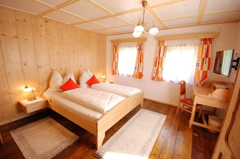Foto 3 von 12: Gemütliches Ferienhaus mit Direktem Blick auf Maria-Luggau und die Berge
