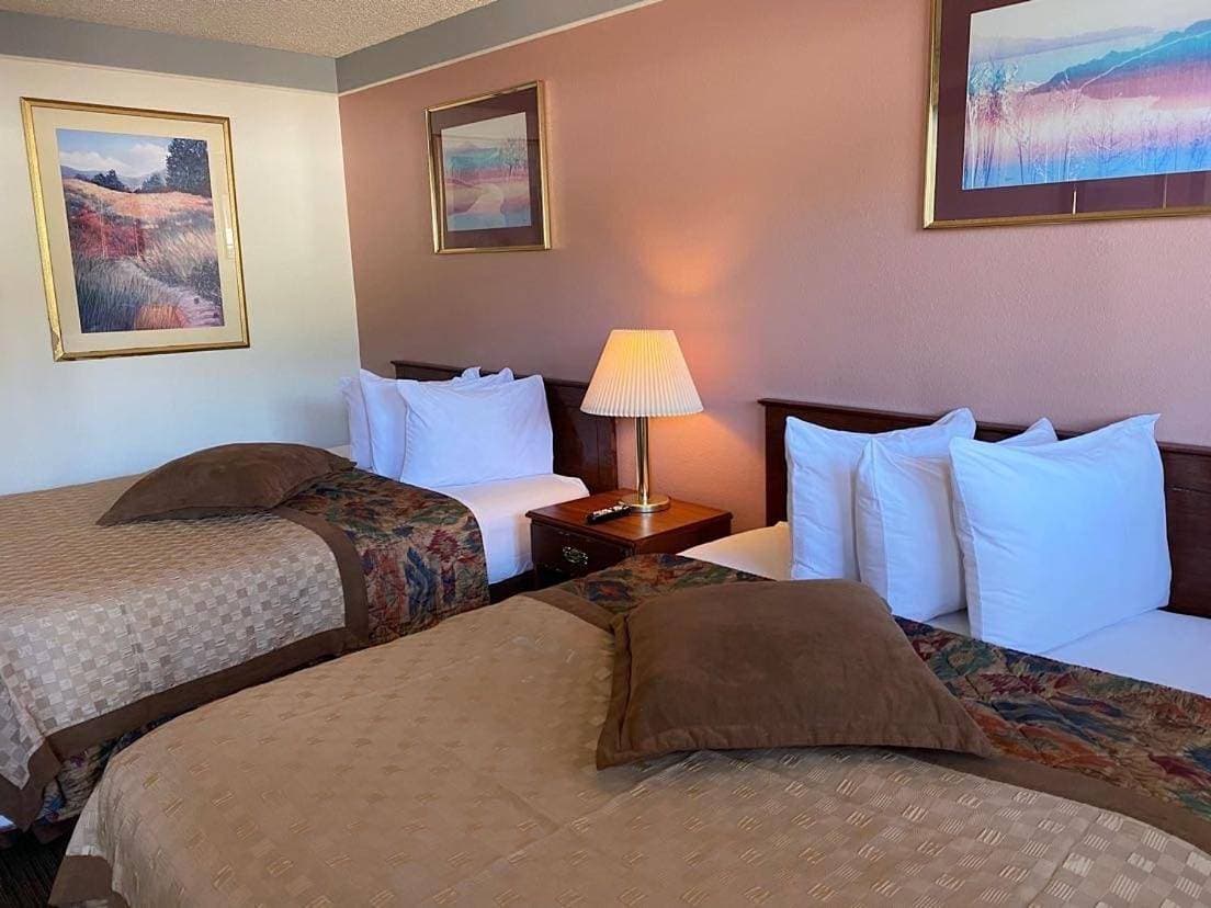 Foto 5 von 14: Queen Room with Two Queen Beds - Non-Smoking