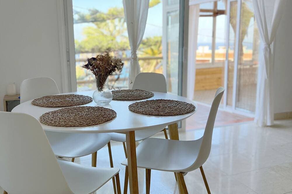 Foto 5 von 30: Apartment with ocean and sunset view terrace