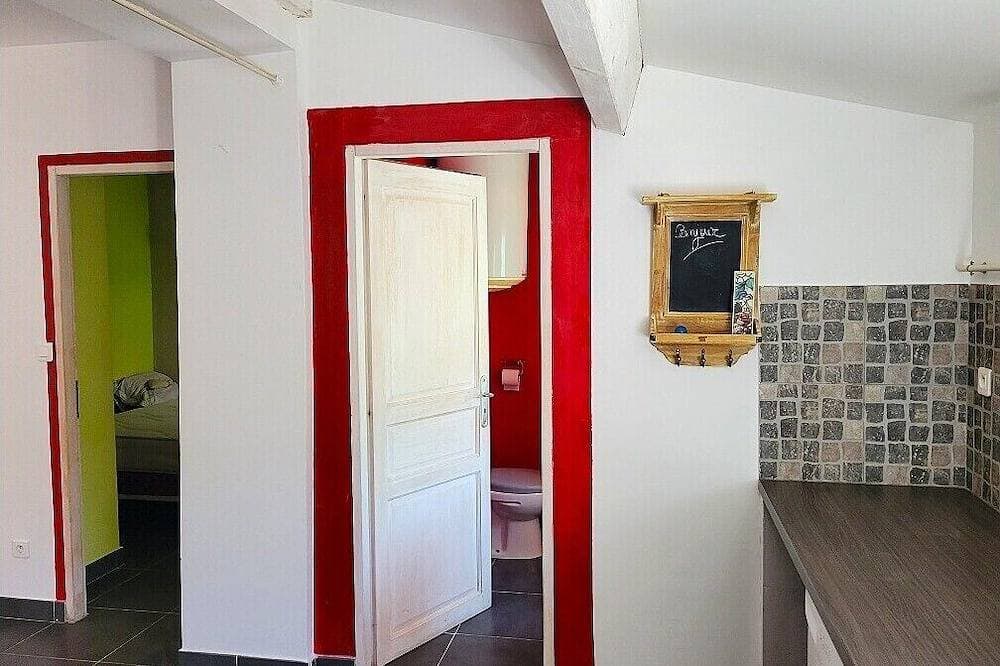 Foto 10 von 14: Apartment in villa on shady plot, near Bastia town center, parking.