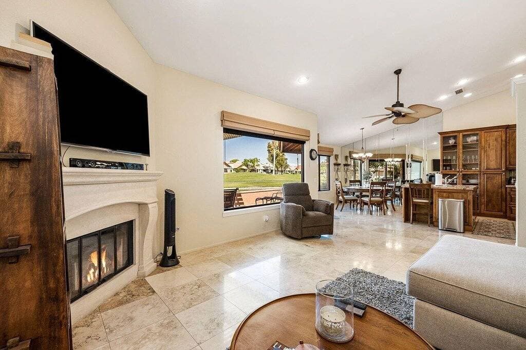 Foto 5 von 15: Beautiful condo at the Oasis Palm Desert. Golf and community pool