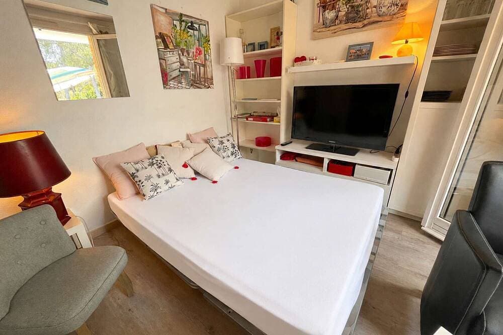 Foto 4 von 20: Gemütliche Ferienwohnung mit 2 Zimmern, Terrasse, 400m vom Strand, WLAN, Parkplatz, in Saint Aygulf