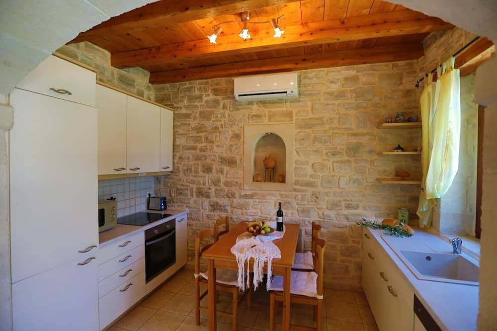 Foto 13 von 30: Villa Sifina, Natursteinvilla, Meerblick, 10 Minuten Fahrzeit zum Strand, Pool
