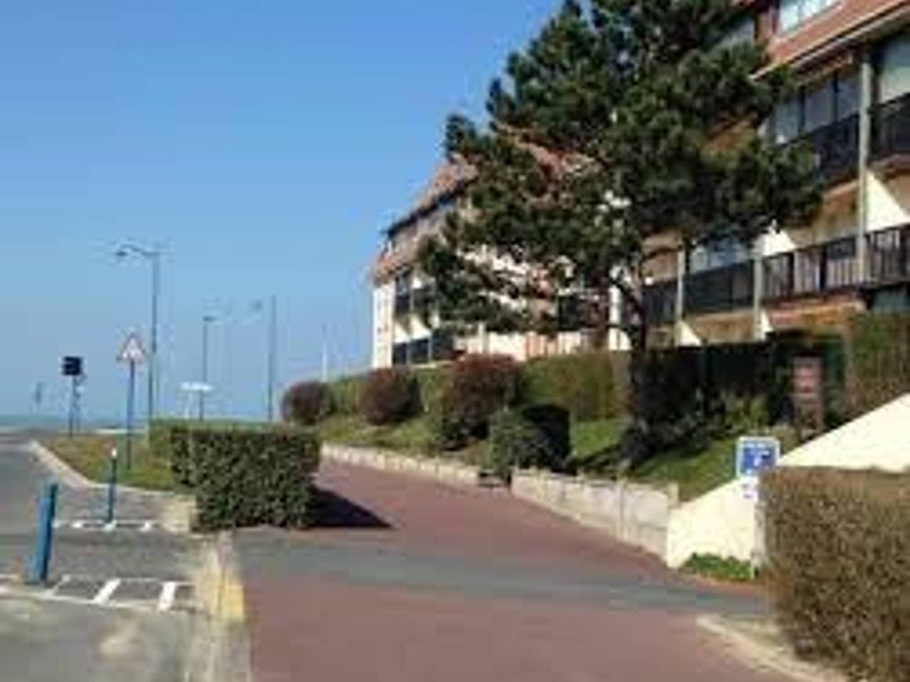 Foto 10 von 15: Renovierte 2-Zimmer-Wohnung mit Meerblick-Loggia und Parkplatz in Villers-sur-Mer
