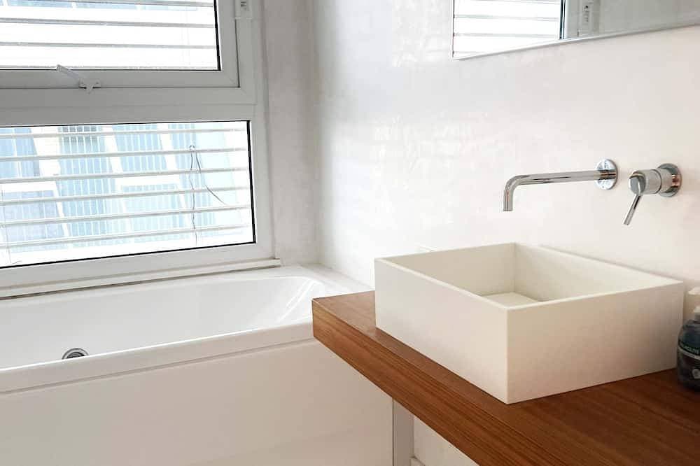 Foto 9 von 14: Modern seafront apartment