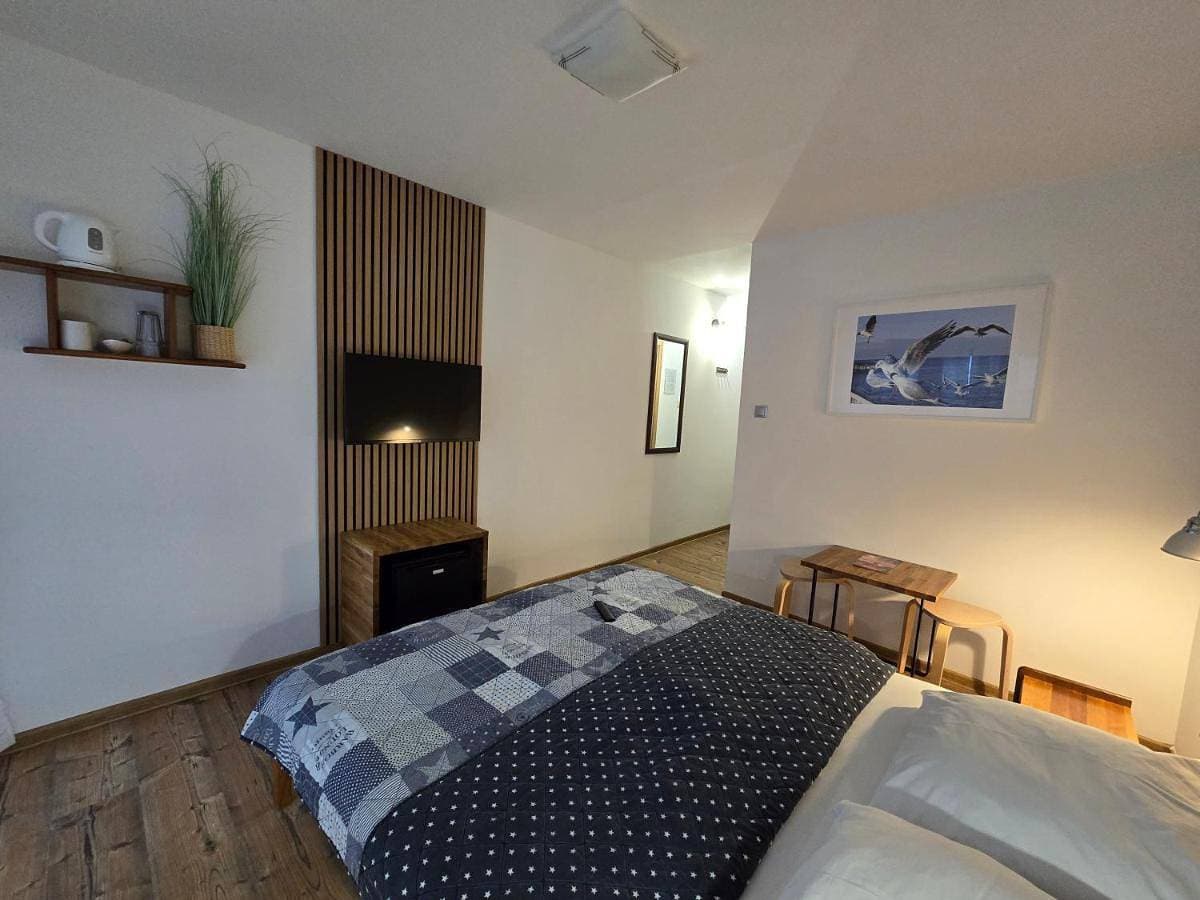 Foto 2 von 10: Small Double Room