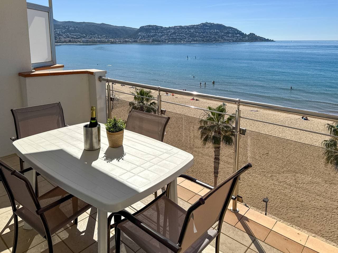 Foto 5 von 27: Ferienwohnung für 4 Personen mit Terrasse
