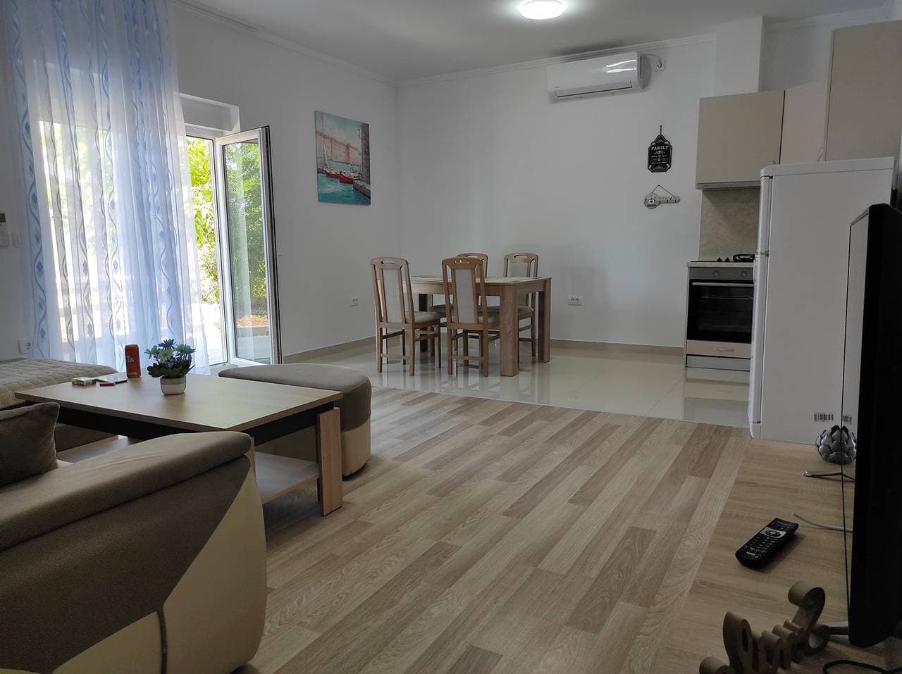 Apartment mit einem Schlafzimmer und eigenem Parkplatz 1
