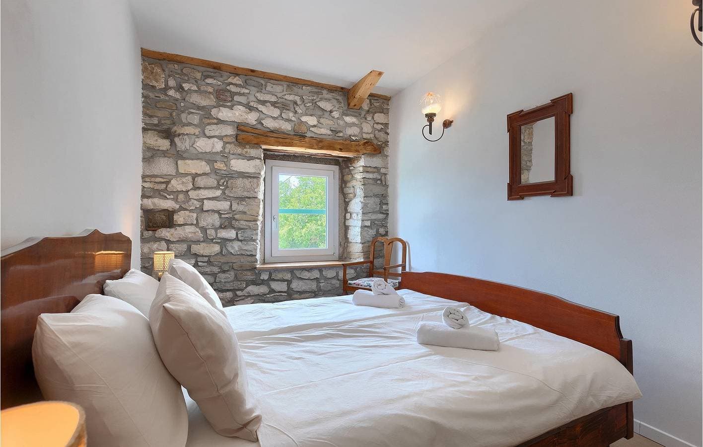 Foto 7 von 37: Gemütliche Ferienwohnung mit Pool und WLAN in der Nähe des Flusses und von Restaurants