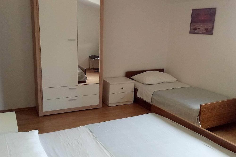 Foto 5 von 28: The apartment is located on the first floor of our house, 50 meters from the sea