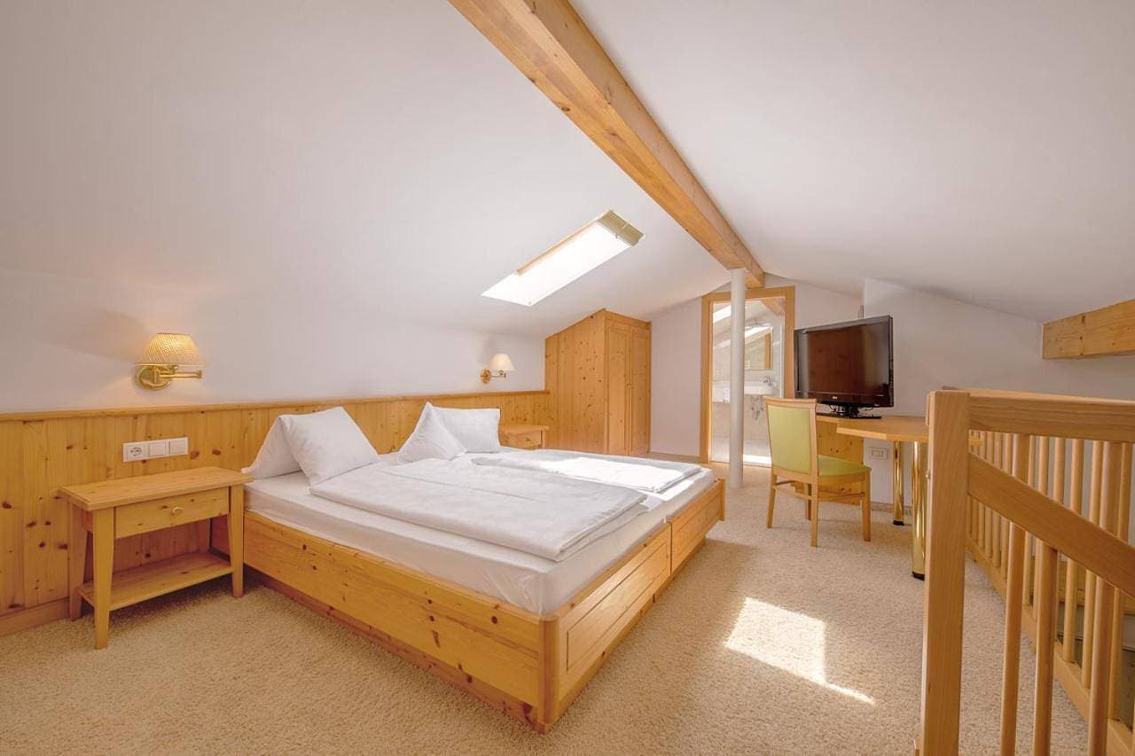 Foto 2 von 13: Double Room with Balcony