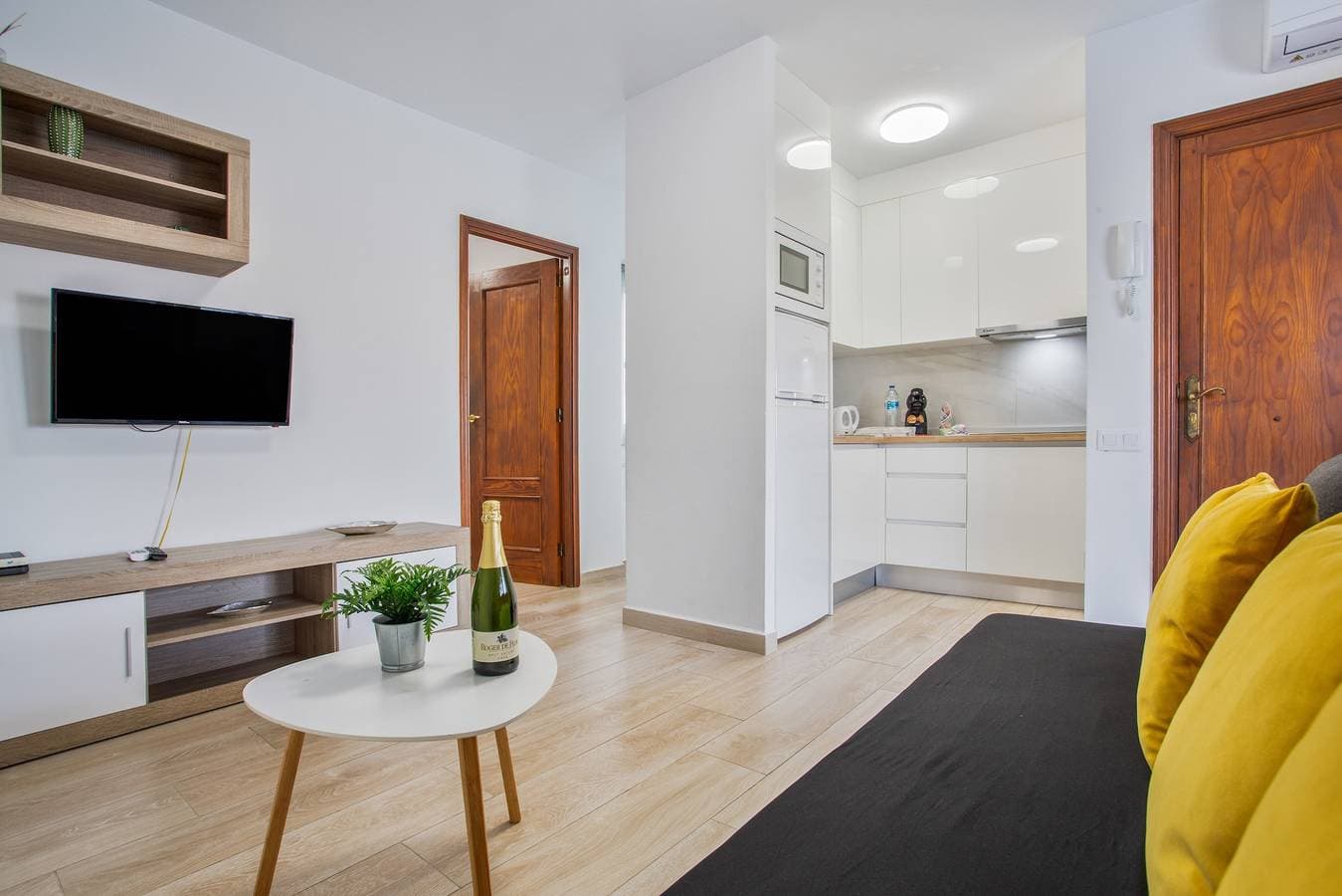Foto 5 von 25: Ferienwohnung 'Precioso Ático Vista Teide' mit Bergblick, WLAN und Klimaanlage