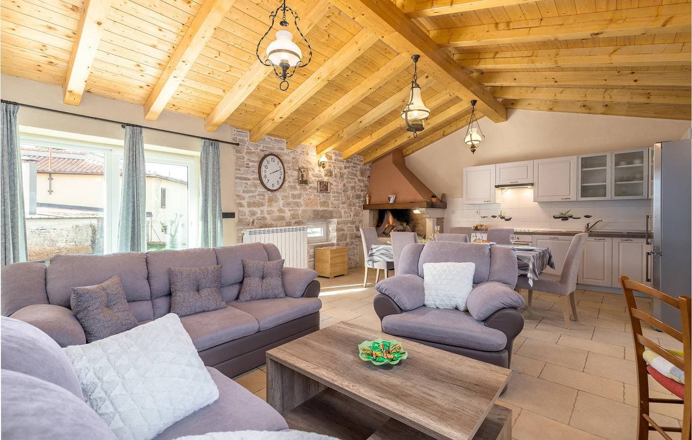 Foto 13 von 32: Reizende 1-Zimmer-Wohnung mit Pool, Parkplatz und WLAN in Anzici