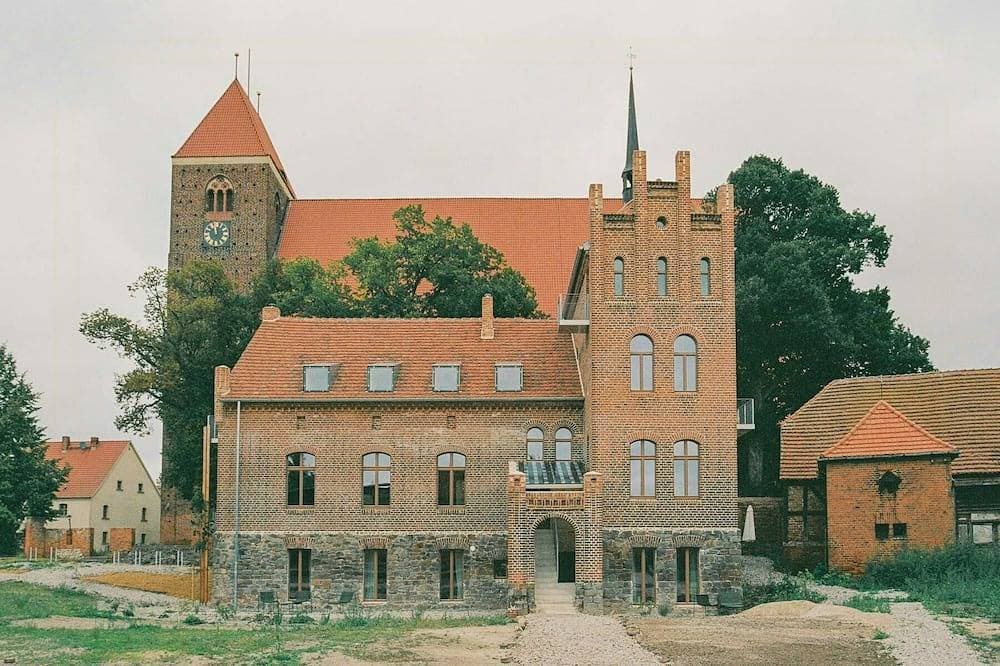 Sanierte Komturei an der Elbe mit Sauna 1