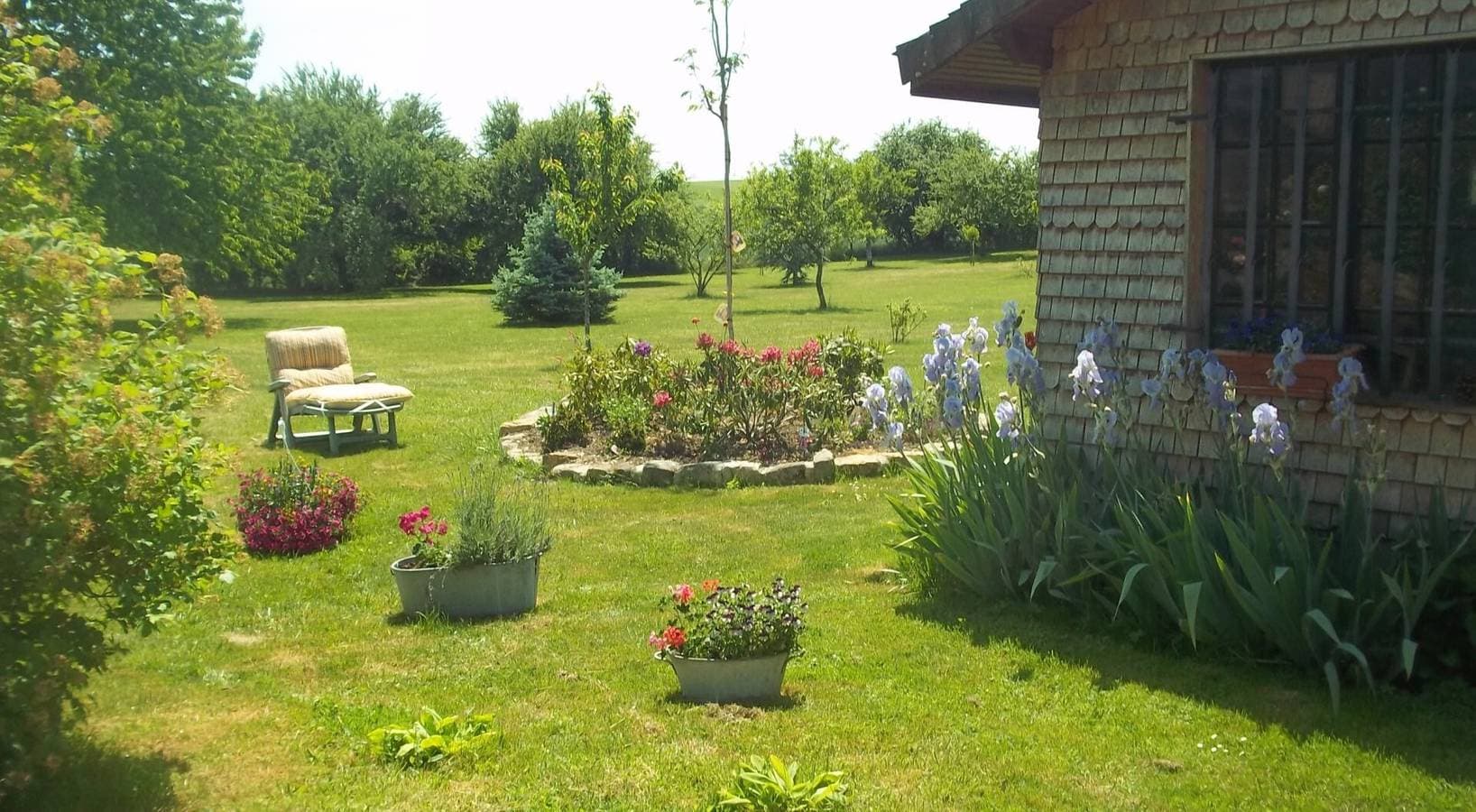 Foto 13 von 18: Bed & Breakfast 'Chambre Sauge' mit gemeinsamer Terrasse, Garten und WLAN
