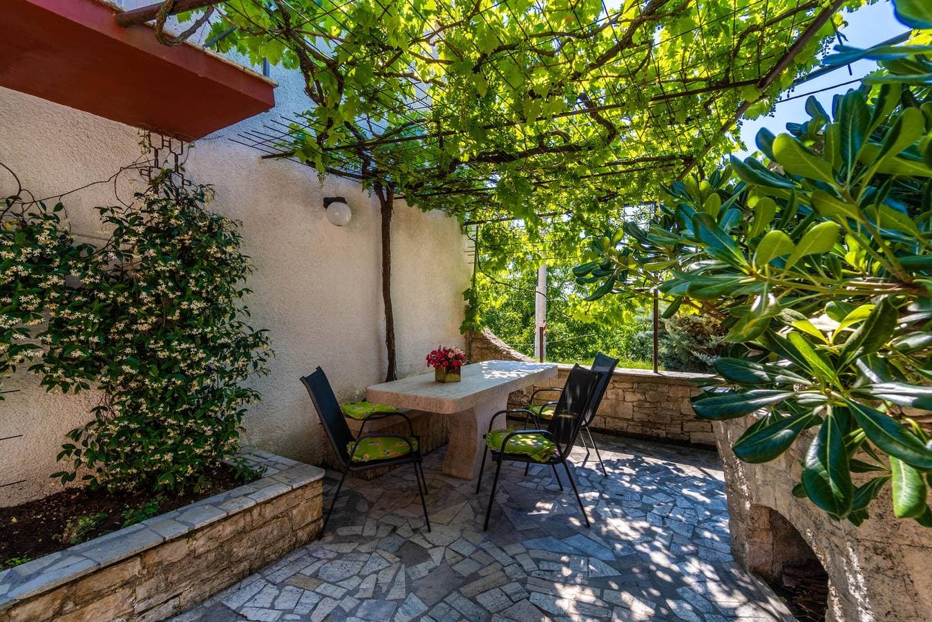 Foto 2 von 22: Ferienwohnung für 2 Personen mit Terrasse