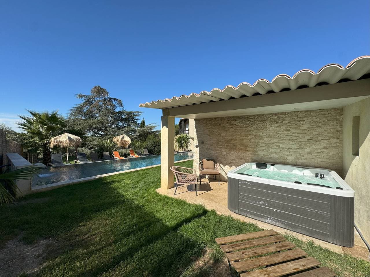 Foto 3 von 57: Location vacances piscine Saint Chamas.