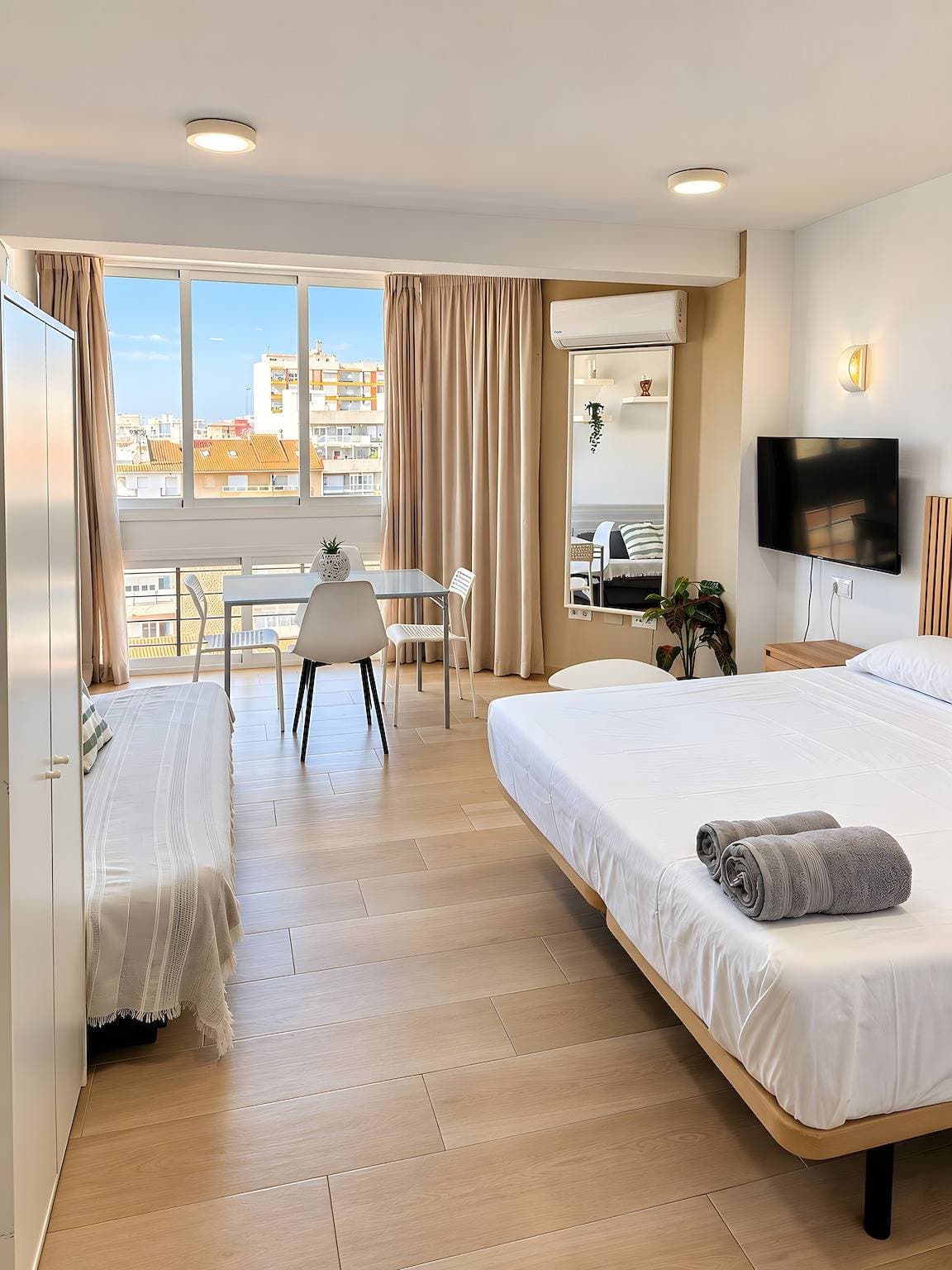 Foto 2 von 28: Studio-Apartment 'Sol Y Breeze' mit Meerblick, WLAN und Klimaanlage