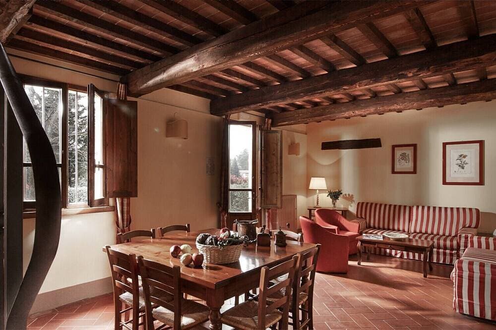 Foto 11 von 23: Querce – Großzügige Wohnung für 8 Personen mit privatem Außenbereich