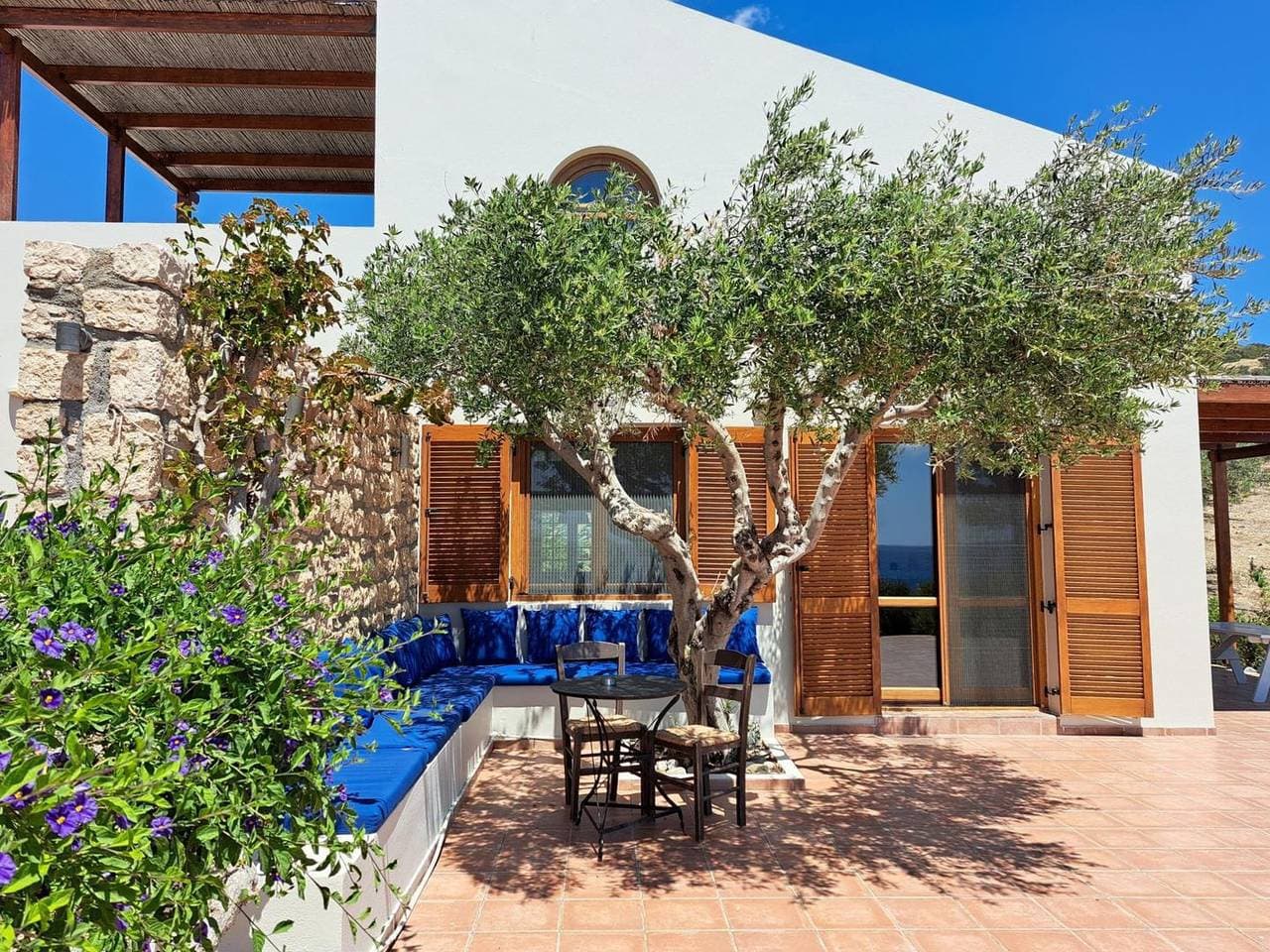 Foto 3 von 31: Traumhafter Blick auf Landschaft und Meer - Ferienhaus Keratokampos, Kreta
