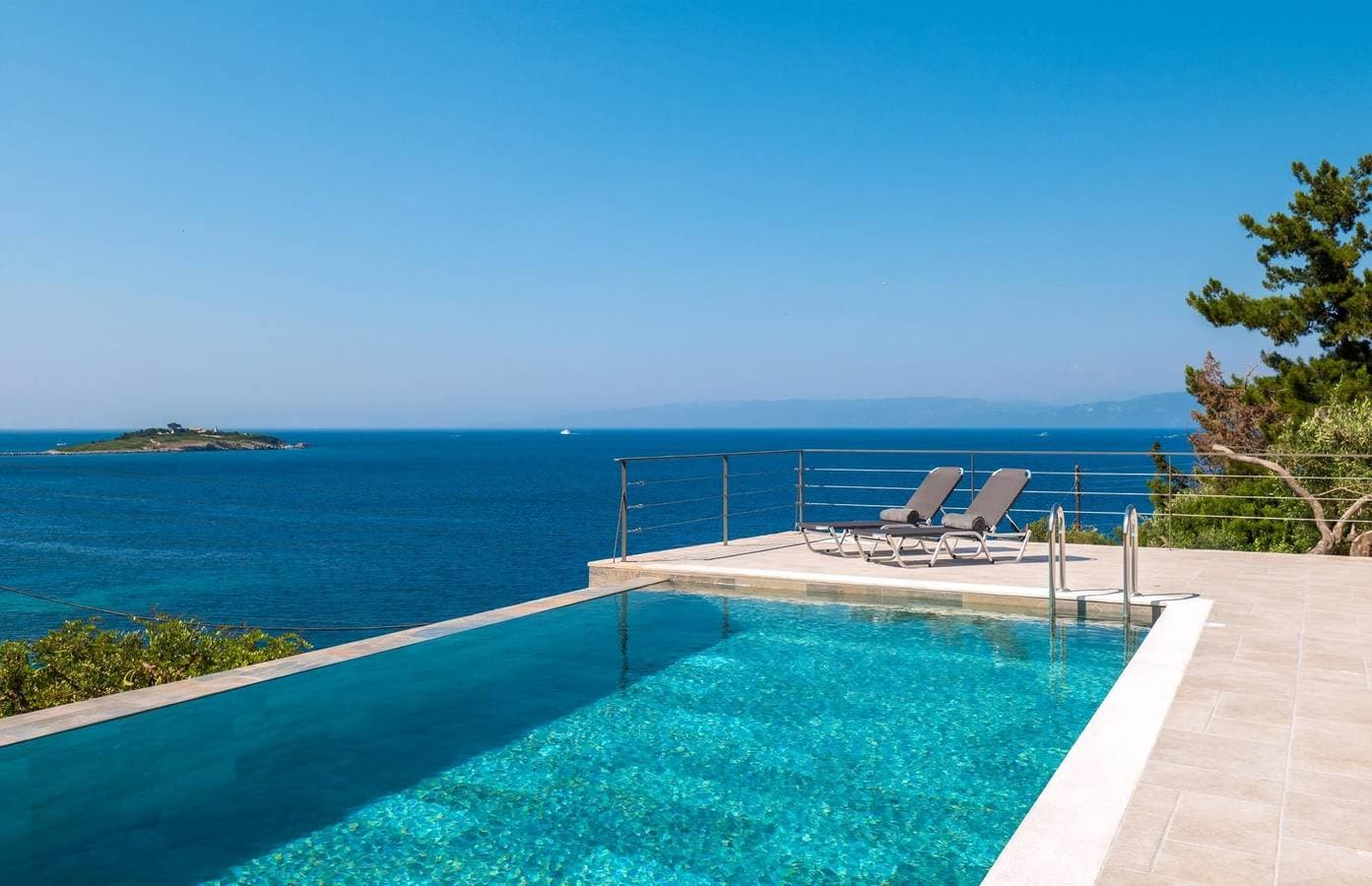 Foto 7 von 23: Charming Villa with 20m Infinity Pool & Sea Views near Beach