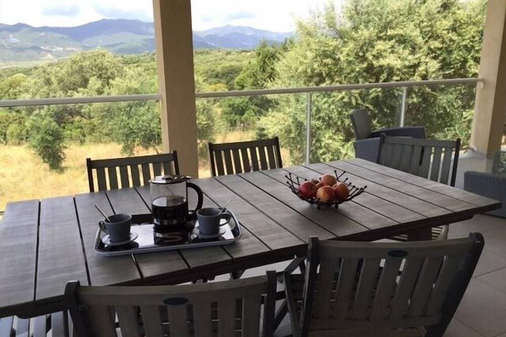 Foto 12 von 24: Villa in der Nähe von den Stränden des Golfs von Valinco, Catering 4 *