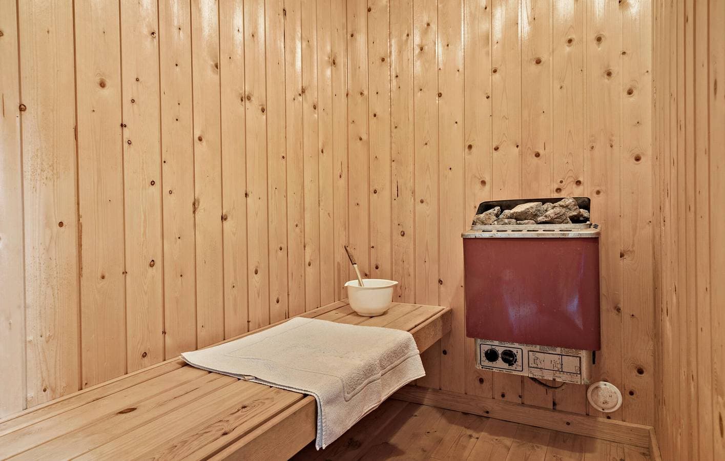Foto 9 von 18: Ferienhaus für 4 Personen mit Whirlpool