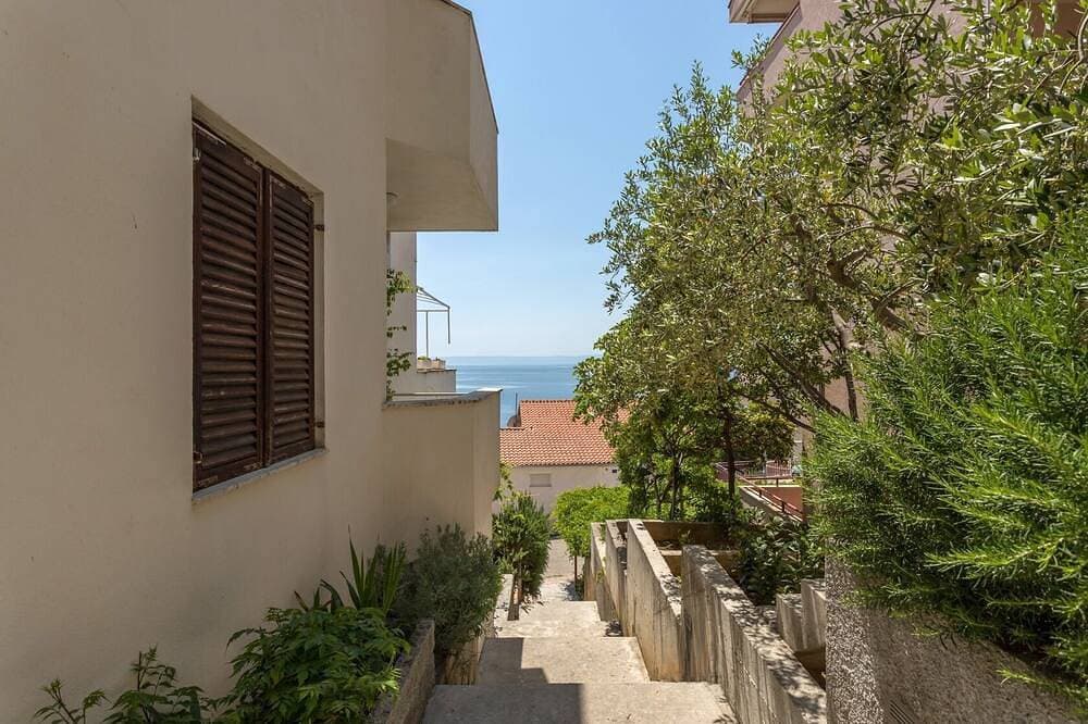 Foto 6 von 13: Studio Appartement mit Balkon und Meerblick Baska Voda, Makarska