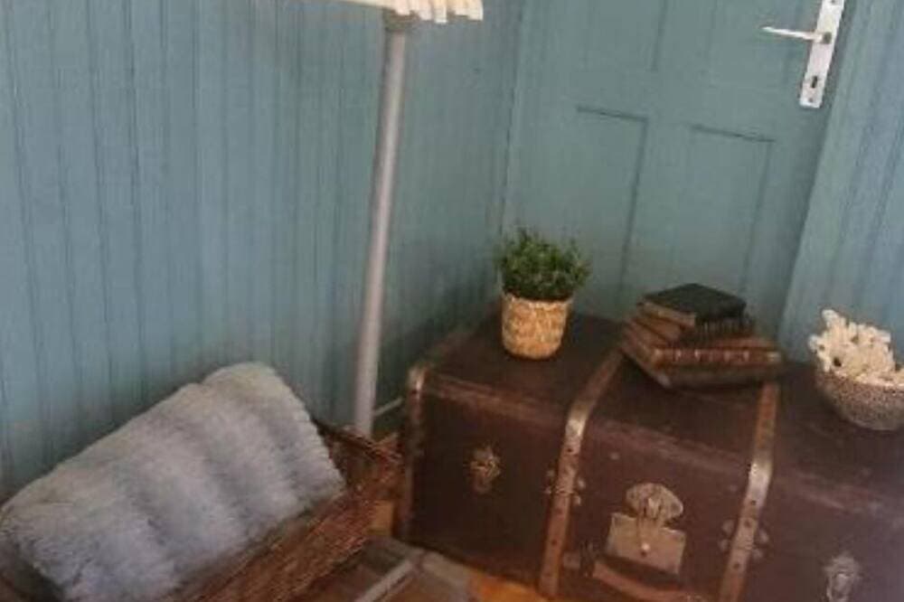 Foto 7 von 17: Charming little studio (no kitchen) ideal for a couple Swimming pool- Sea 5 mins away