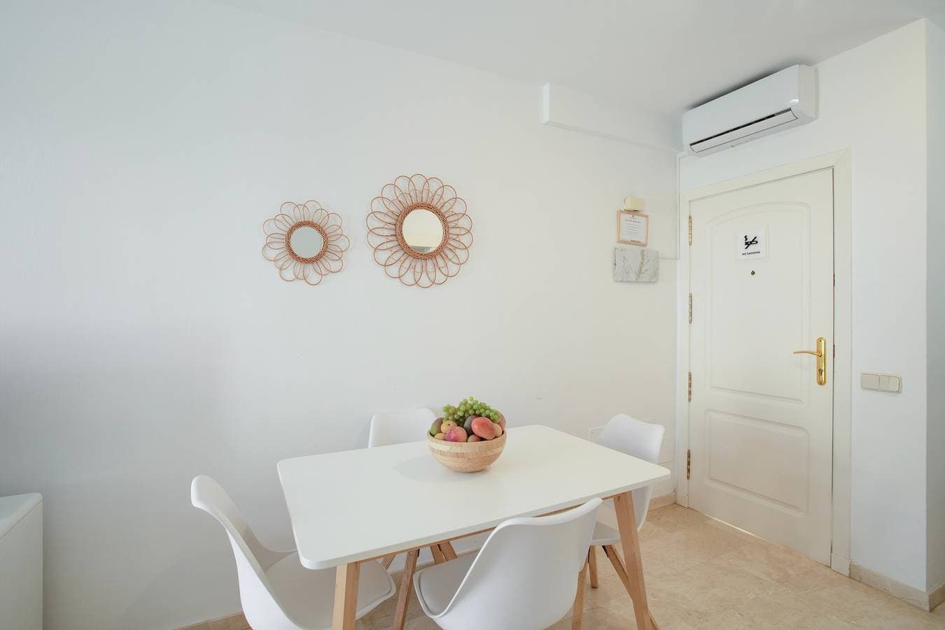 Foto 7 von 26: Ferienwohnung 'Mangueros Suite 36 Puerto de Mogán' mit Bergblick & Gemeinschaftspool