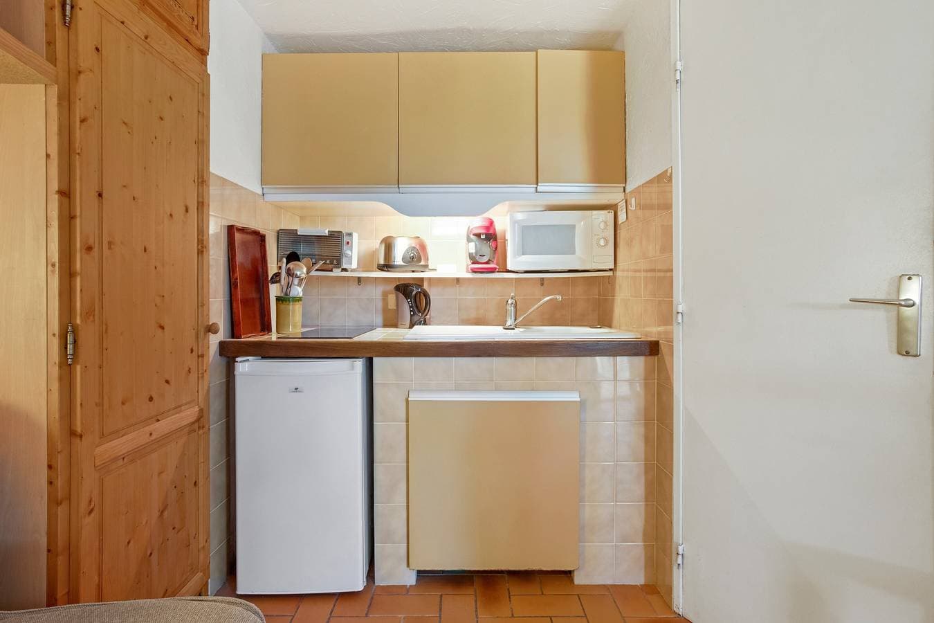 Foto 6 von 18: Einzimmerapartment 'Les Cyclamens - Les Ecureuils' mit Gemeinschaftspool, WLAN und Klimaanlage