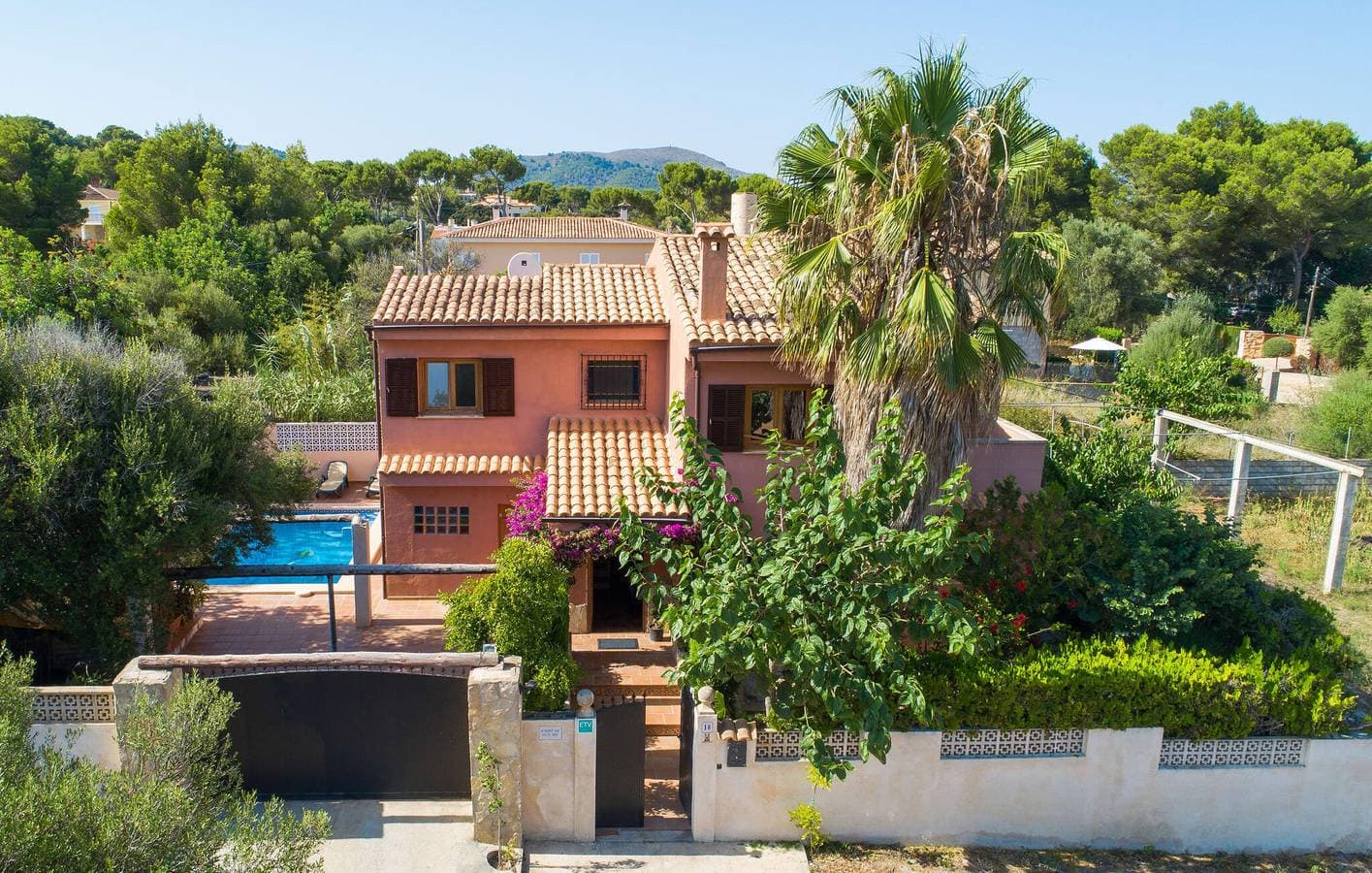 Sonnige Wohnung mit Terrasse und Pool, 1,5 km zum Strand 1