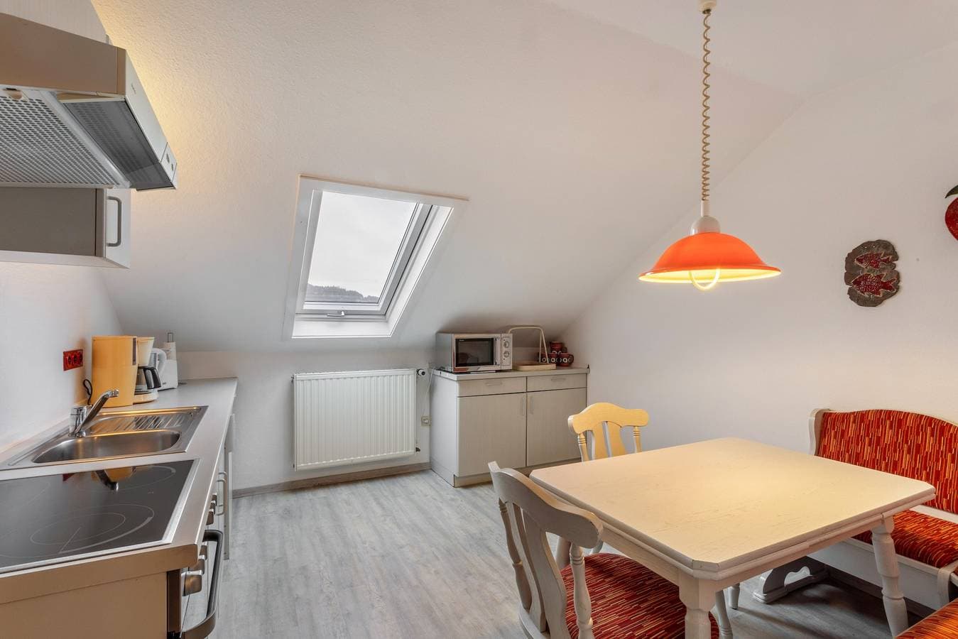 Foto 9 von 19: Haus Erika - Ferienwohnung 3 mit WLAN, Balkon und Gemeinschaftsgarten nahe Skywalk