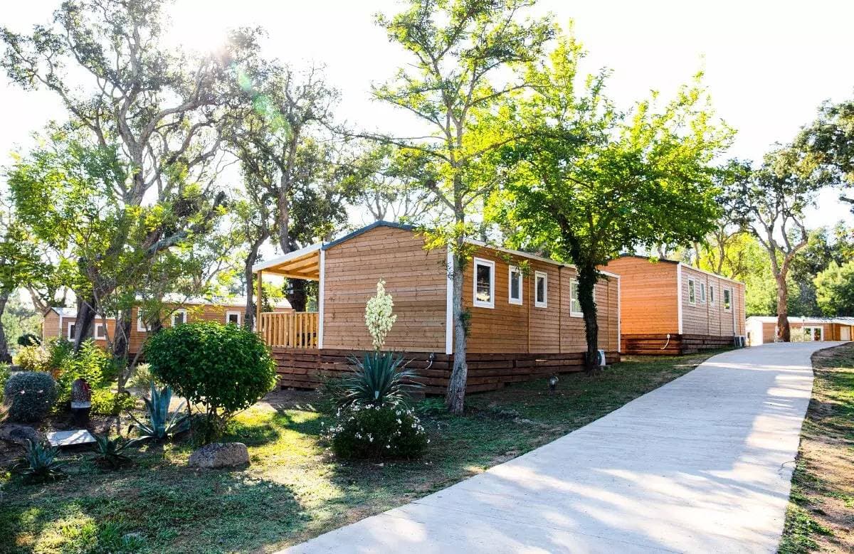 Foto 3 von 32: Premium-Mobilheim mit 3 Zimmern, 6 Personen, Klimaanlage + TV (4 Erwachsene + 2 Kinder bis max. 12 Jahre)