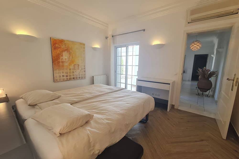 Foto 9 von 30: Traumhafte Villa mit Meerblick, privater Pool, Klimaanlage, Heizung & WLAN
