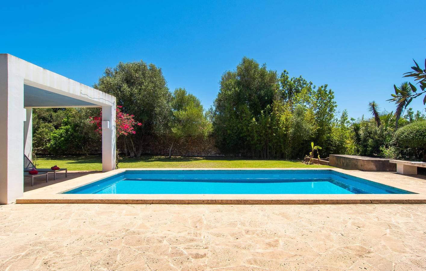 Foto 4 von 46: Gemütliches Apartment am Strand mit Pool und Terrasse
