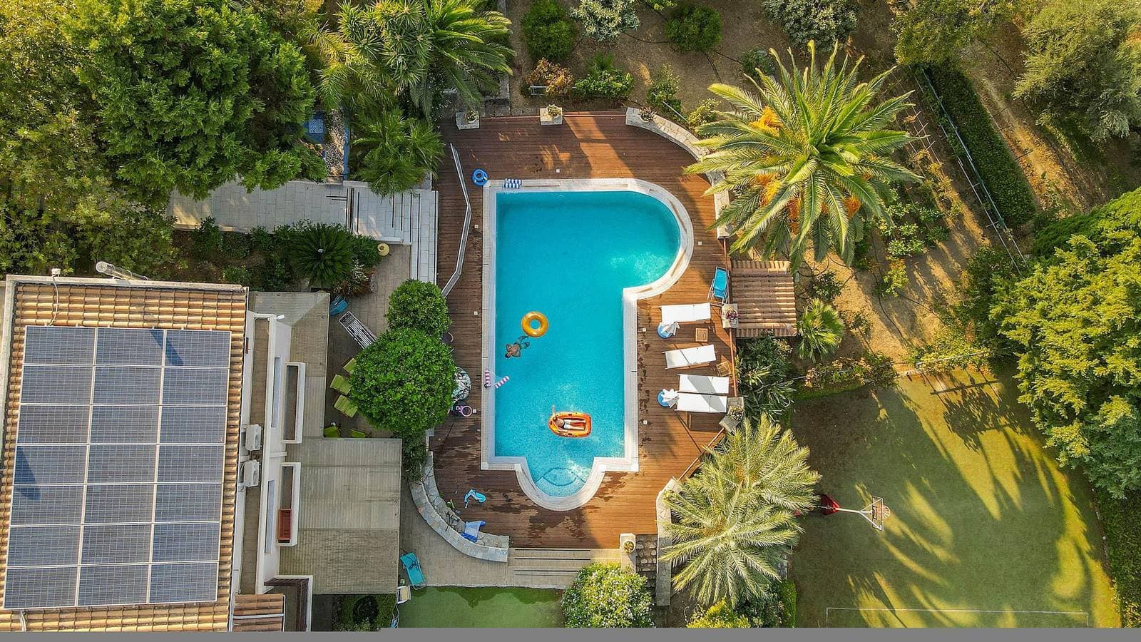 Foto 3 von 56: Villa für 6 Personen mit Balkon