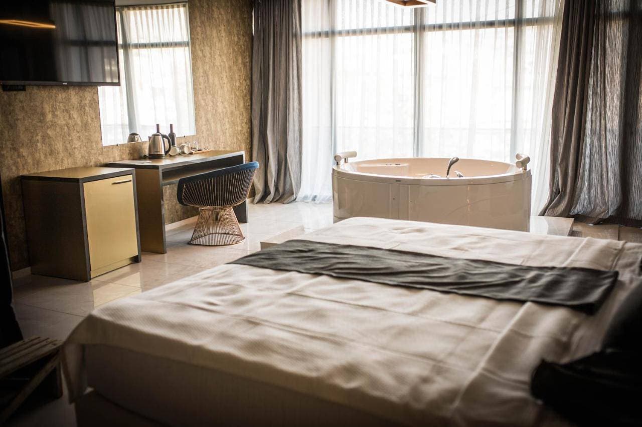 Foto 7 von 15: Deluxe Suite with Spa Bath