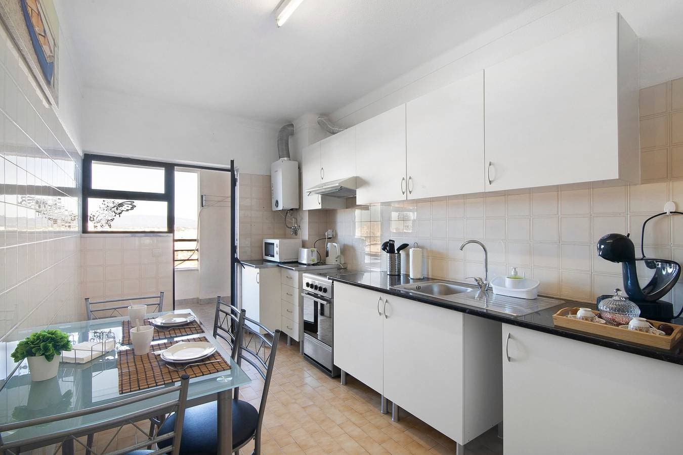 Foto 9 von 28: Ferienwohnung 'Summer Place' mit Balkon, WLAN und Klimaanlage