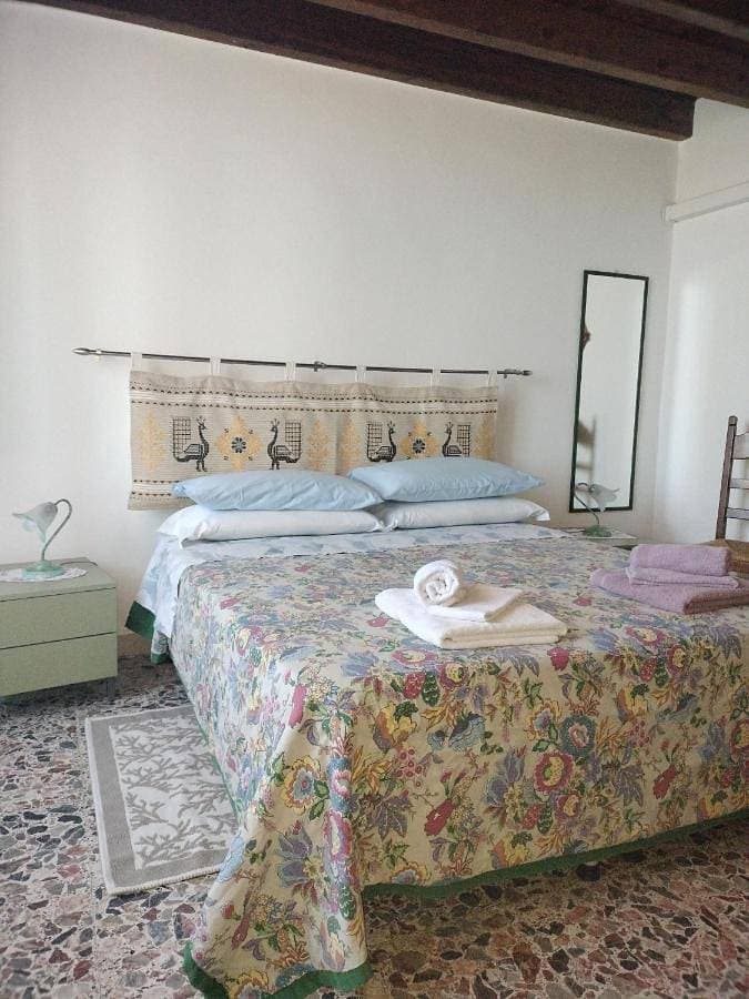 Foto 5 von 12: Double Room with Private External Bathroom