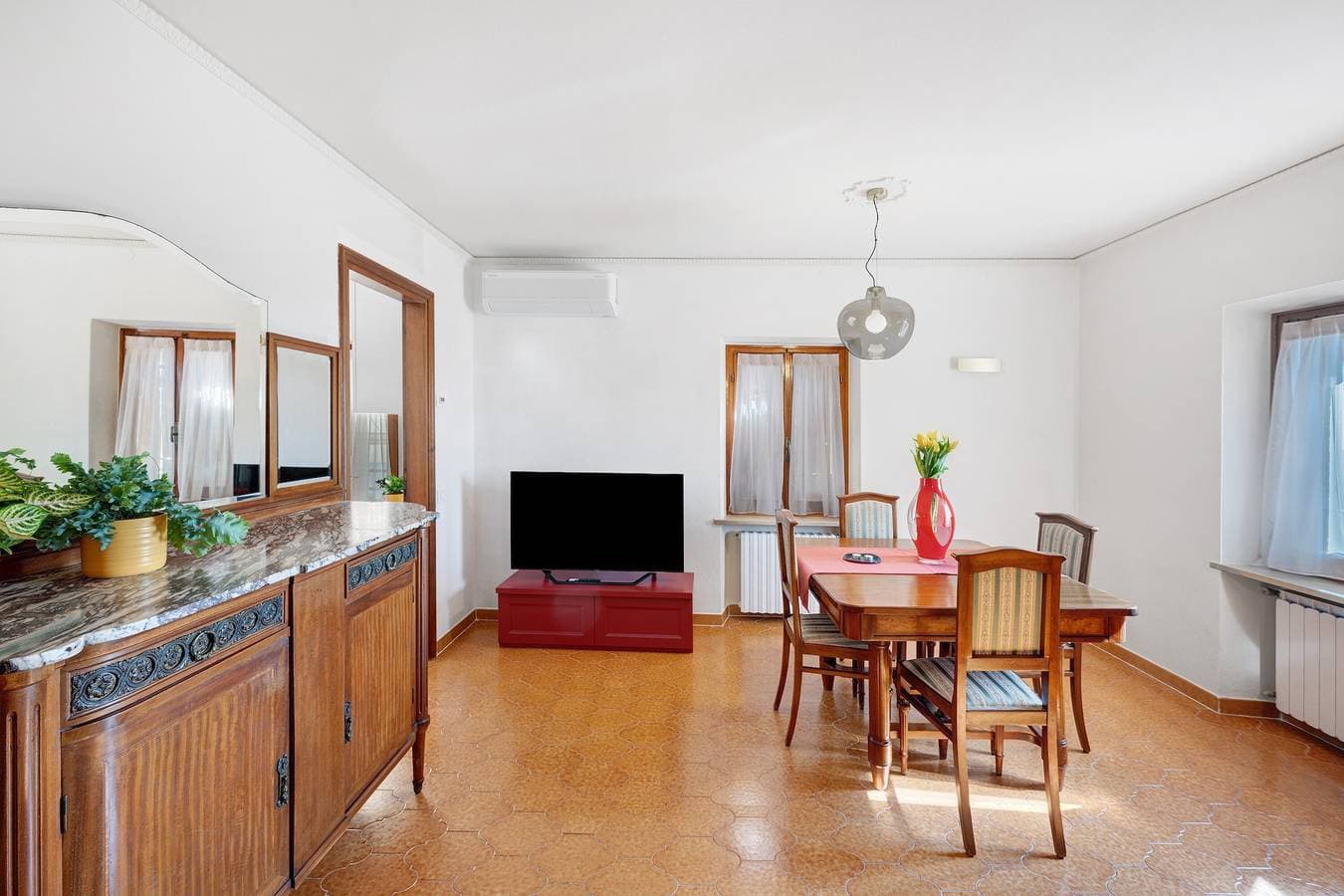 Foto 10 von 39: Ferienwohnung 'Ca' Due Cuori' mit Seeblick, WLAN und Klimaanlage