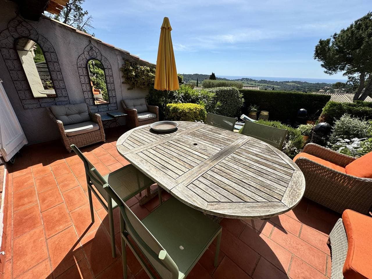 Foto 4 von 18: Mas mit 2 Schlafzimmern, Meerblick, Pool, WLAN
