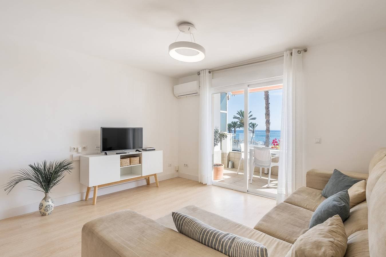 Foto 4 von 28: Ferienwohnung 'Primera Linea De Playa La Herradura' mit Meerblick, Balkon und WLAN
