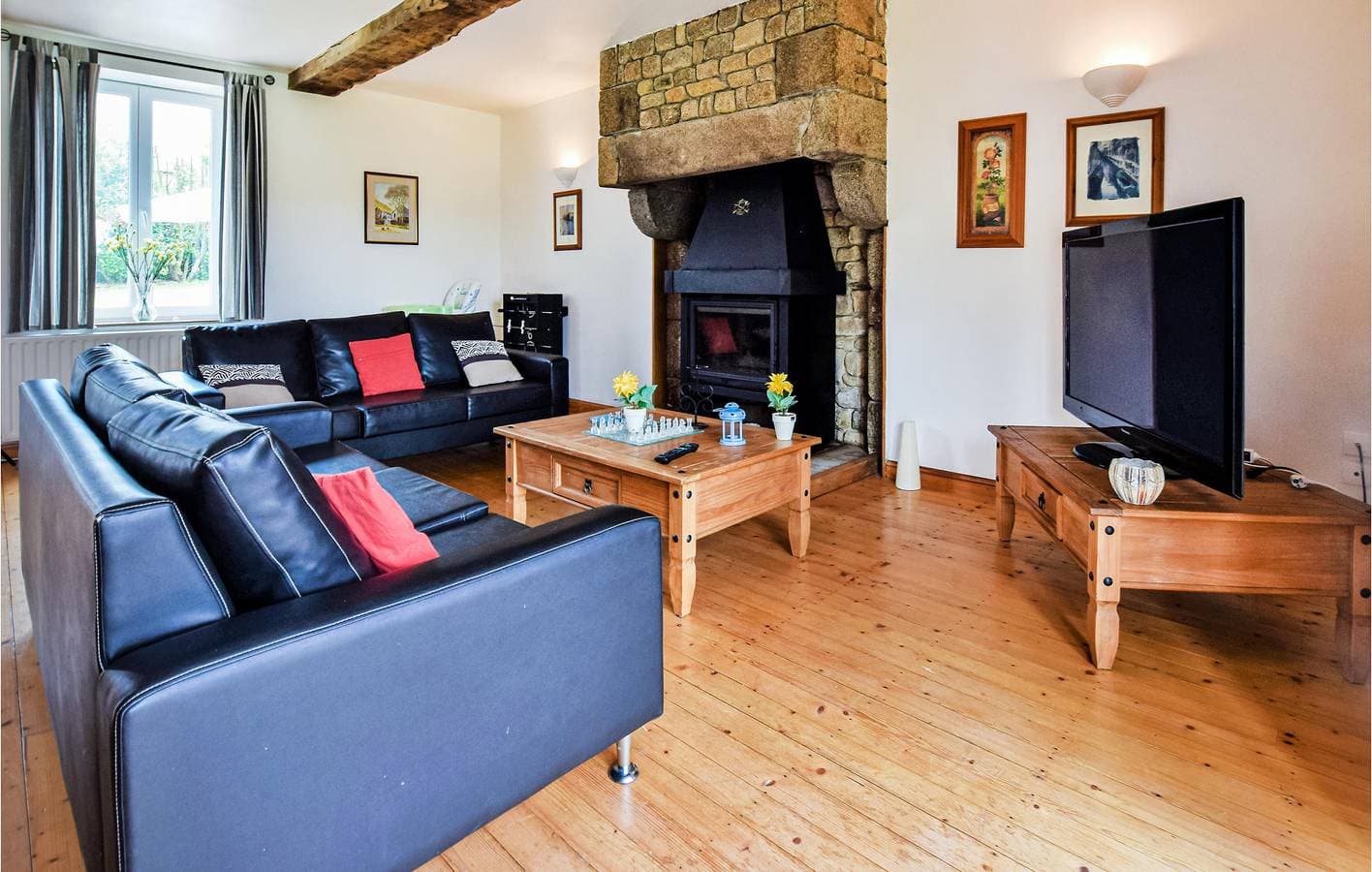 Foto 4 von 26: Gemütliche 100qm Wohnung: Parkplatz, TV, Wifi, Garten, 500m zum Strand