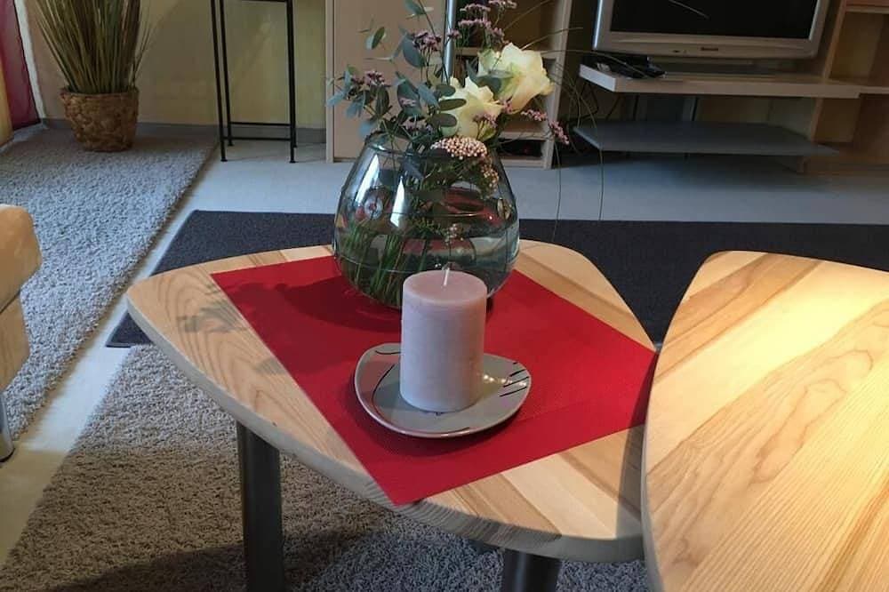 Exklusive, seenahe Ferienwohnung in einer Wohnanlage mit parkähnlichem Garten 1
