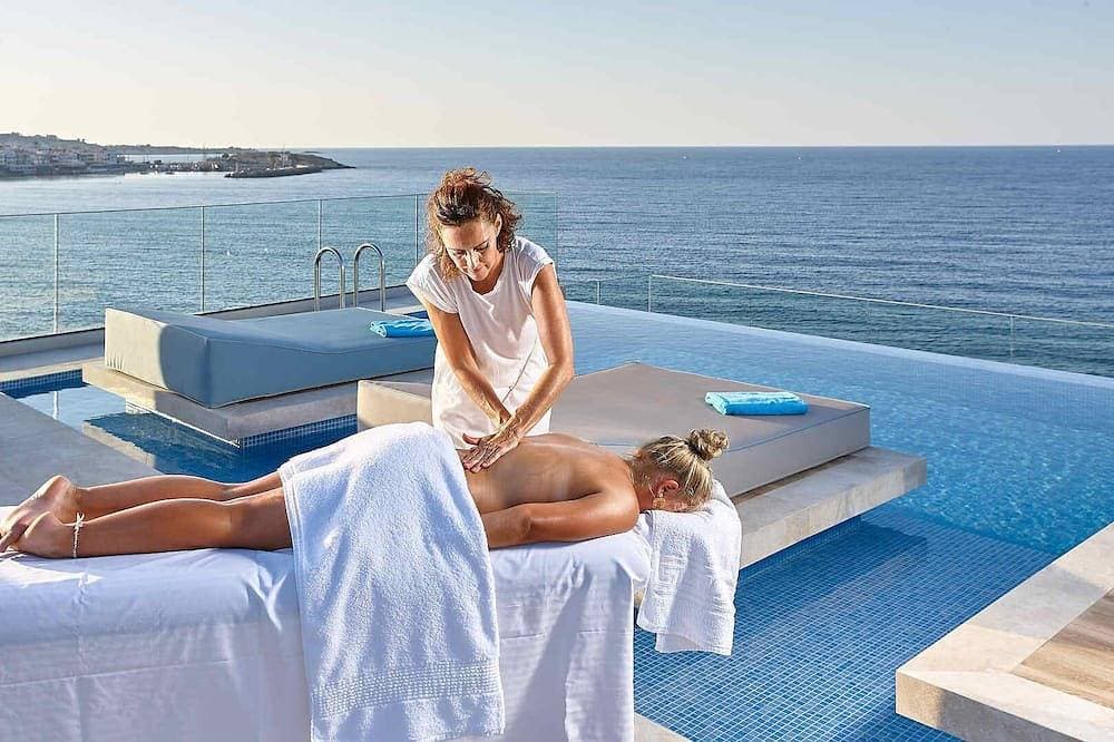 Foto 12 von 20: Neu 1 Schlafzimmer Apartments mit Meerblick, Infinity-Pool, familienfreundlich, Strand