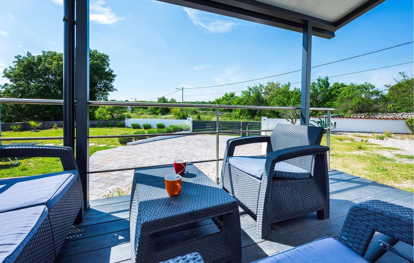 Foto 12 von 35: Geräumige 2-Zimmer-Wohnung mit Terrasse, Parkplatz und WLAN in Küstennähe